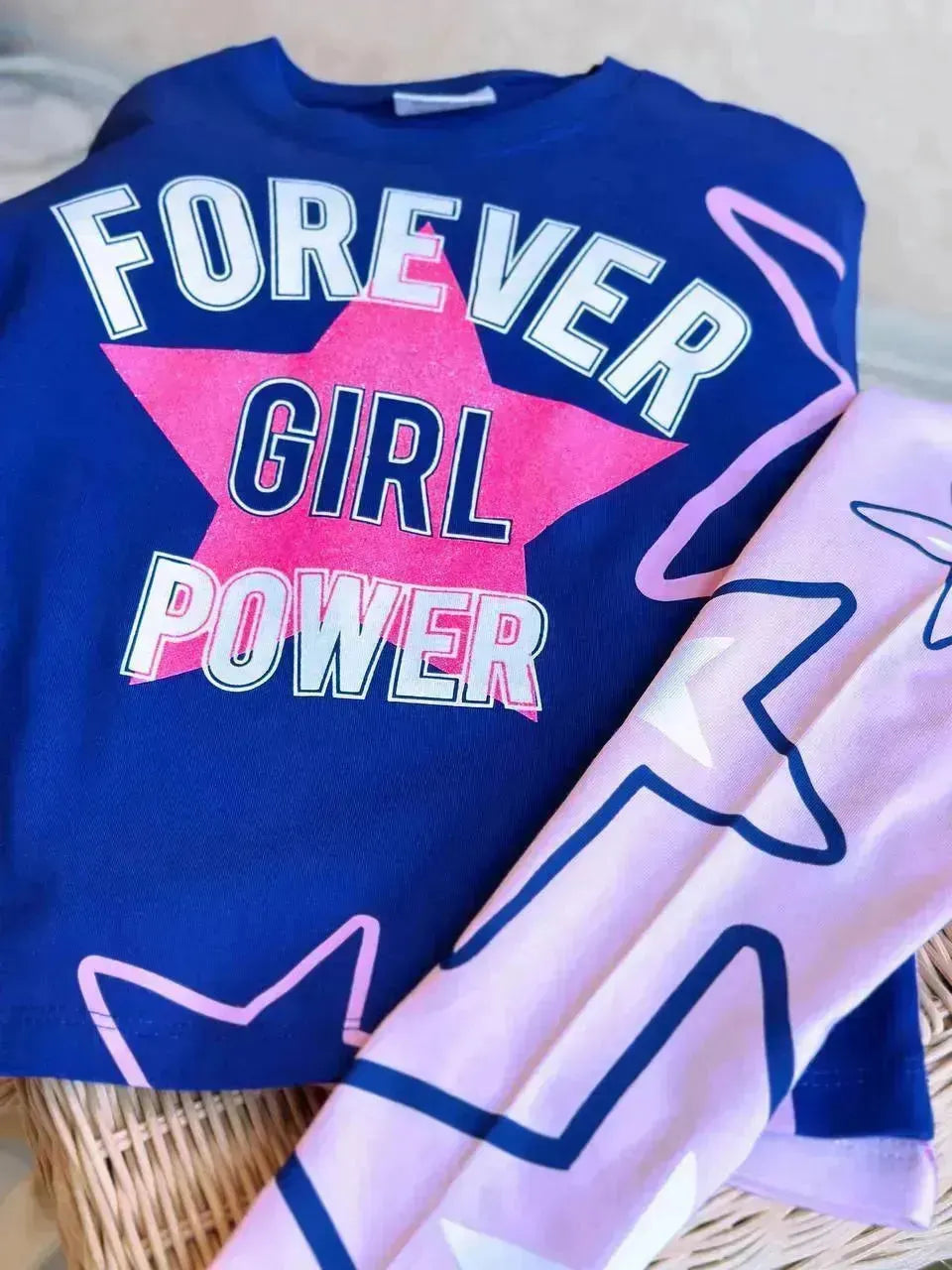 Forever Girl Power: إطلالة النجمات