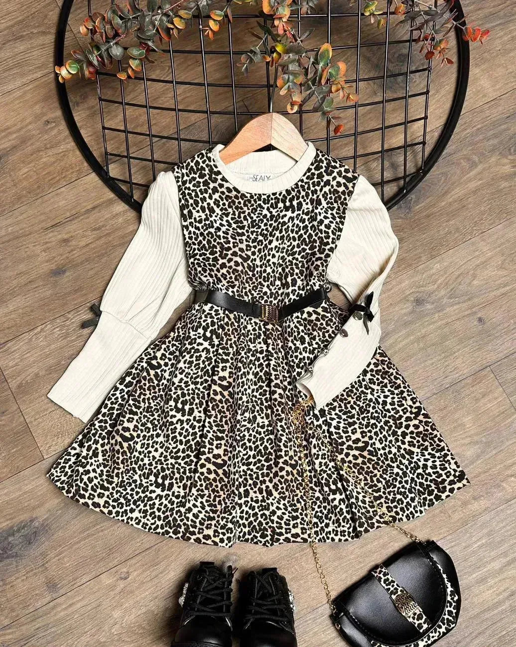 فستان بناتي فاخر بطبعة الفهد مع حقيبة عصرية