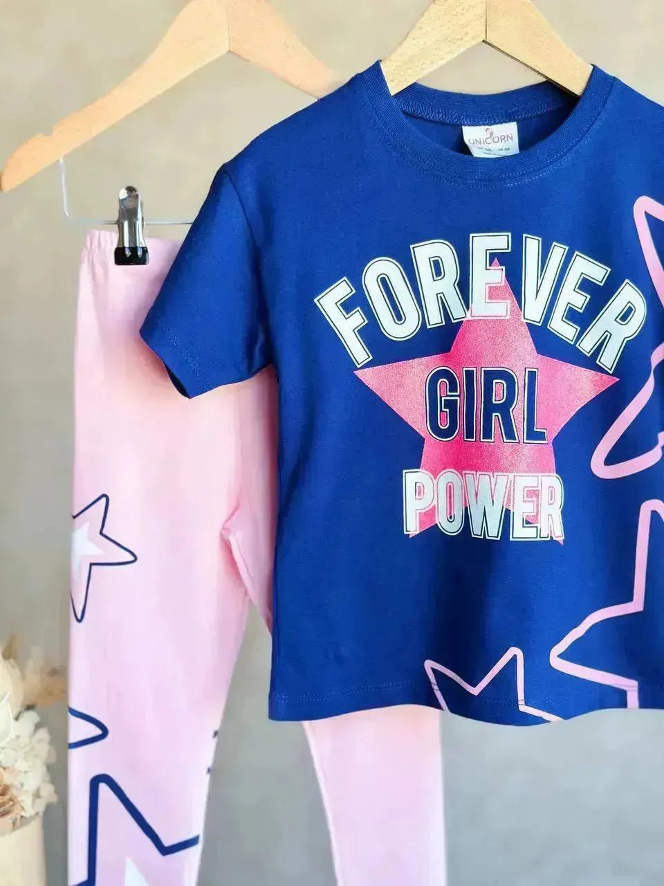Forever Girl Power: إطلالة النجمات