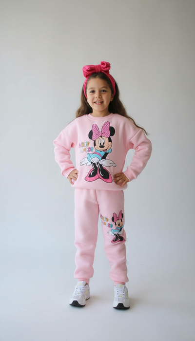 طقم لورا – بناتي أنيق بخطوط فخمة