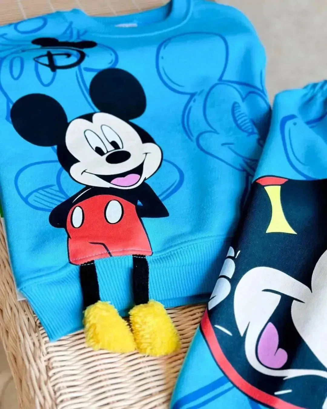 طقم Mickey والفأر السعيد بسحر الخطوط الزرقاء 3D