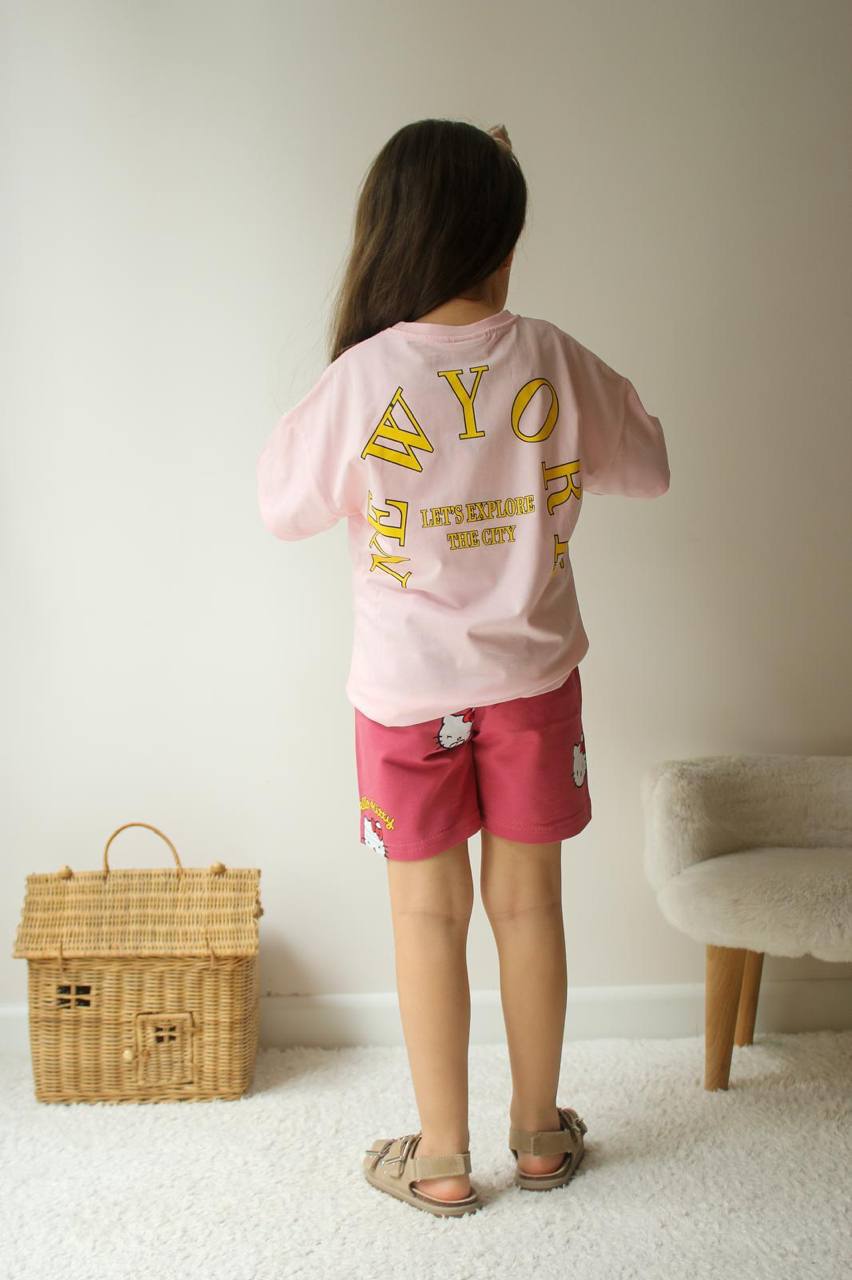 NEW YORK - KITTY بلونها الوردي الساحر