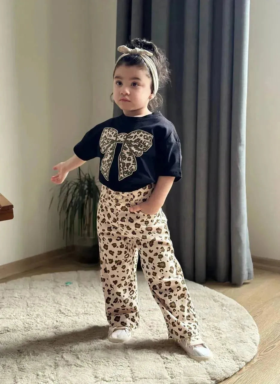 طقم Leopard للبنات - تألق ناعم بطبعات جريئة