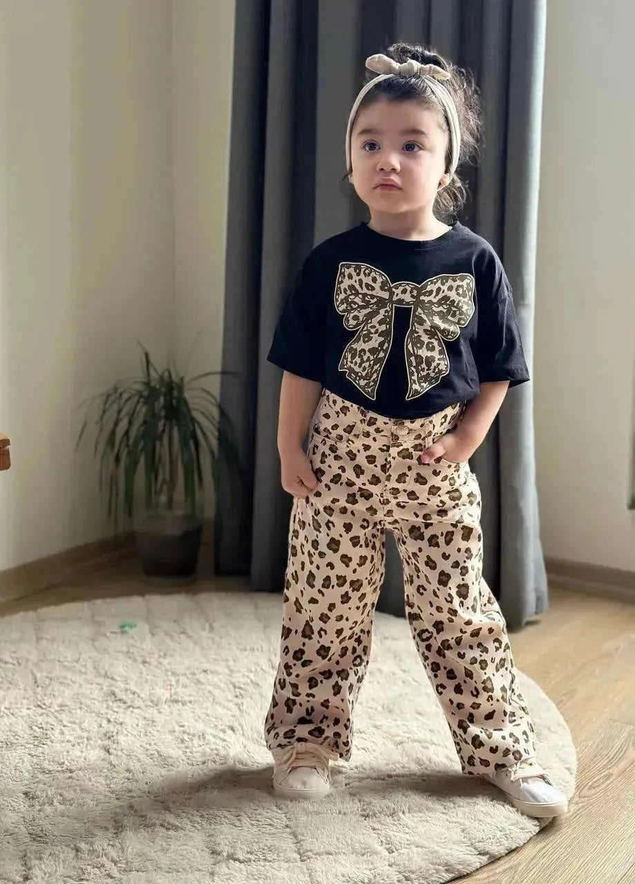 طقم Leopard للبنات - تألق ناعم بطبعات جريئة