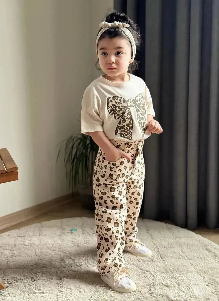 طقم Leopard للبنات - تألق ناعم بطبعات جريئة