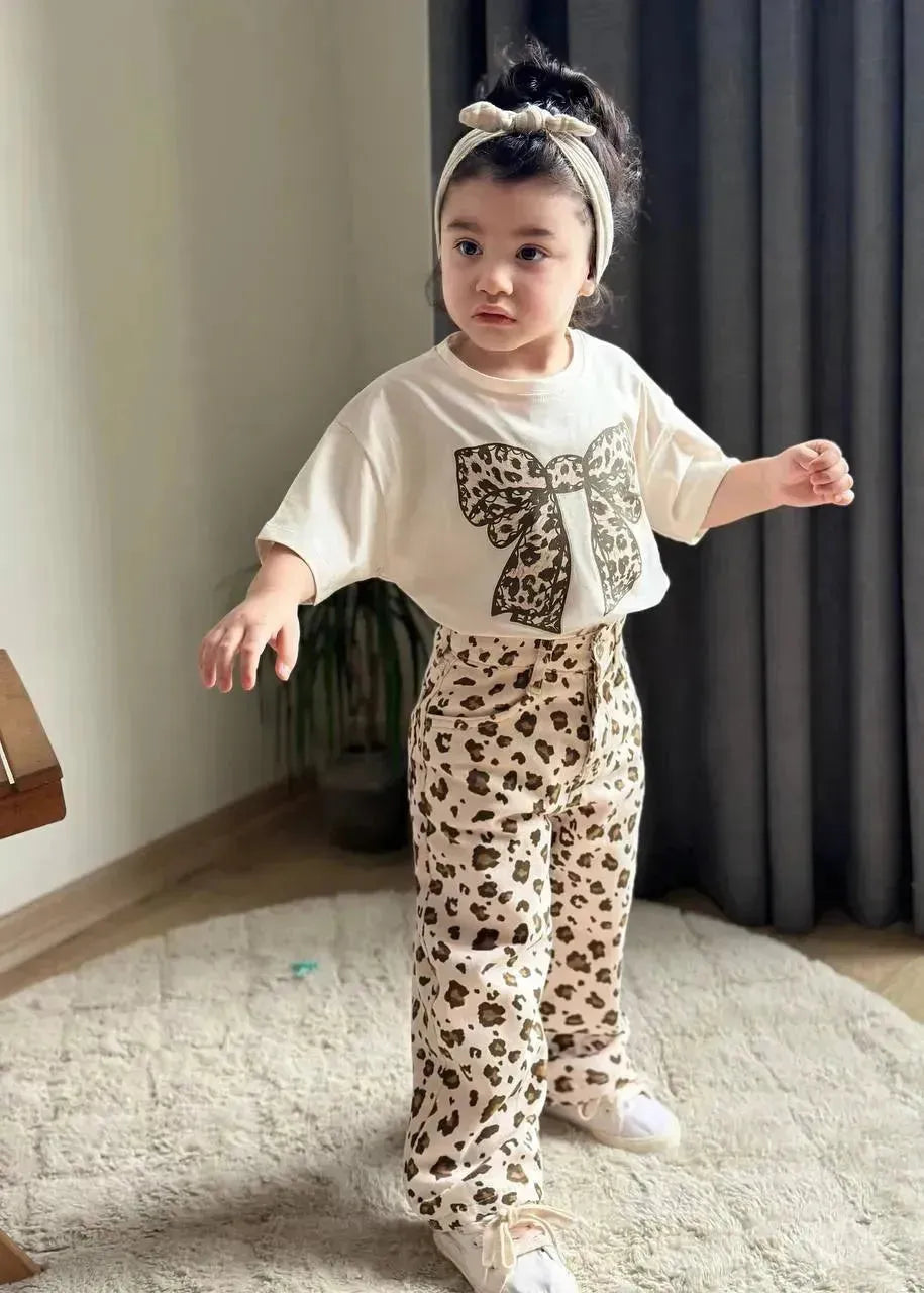 طقم Leopard للبنات - تألق ناعم بطبعات جريئة