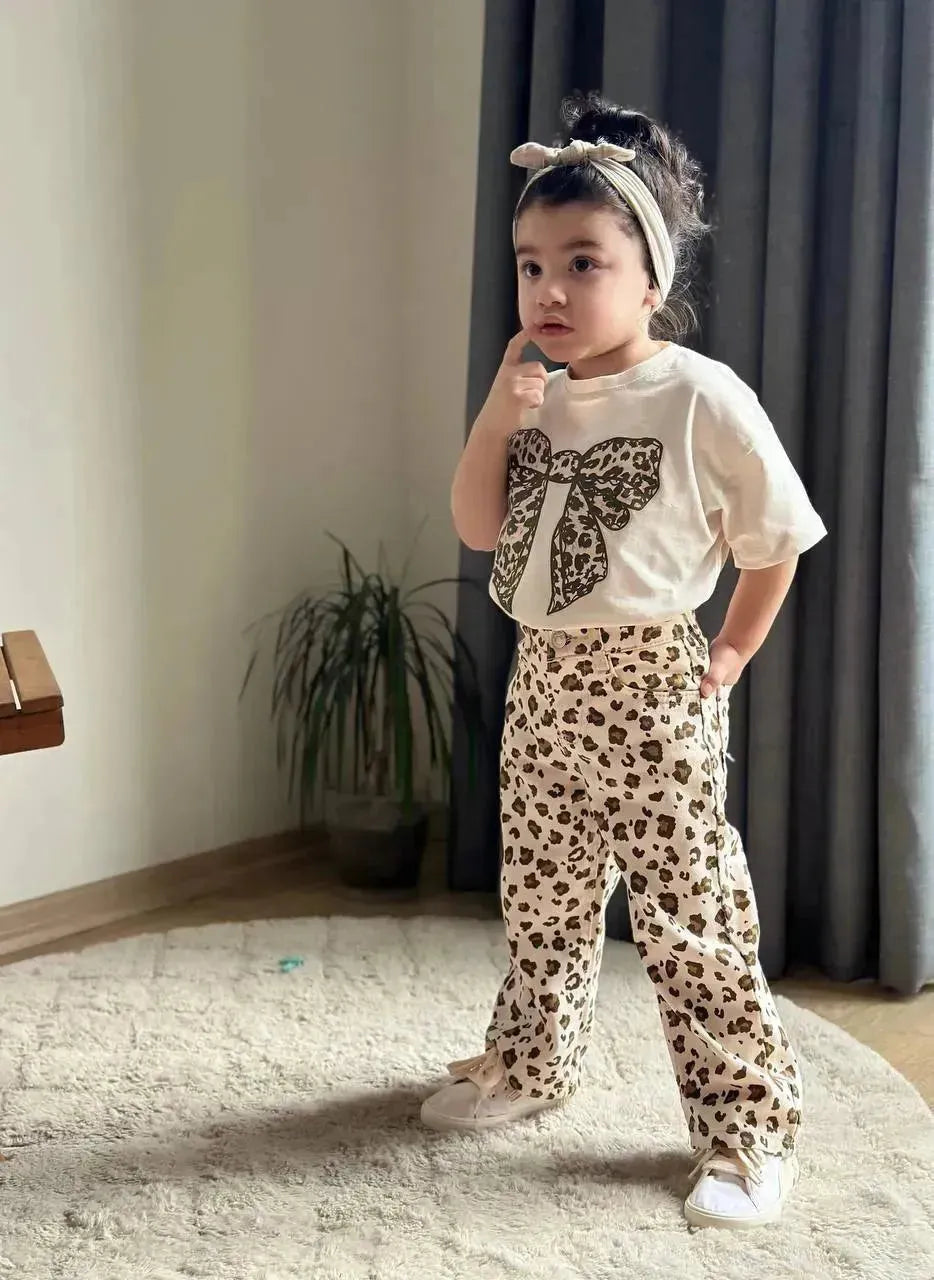 طقم Leopard للبنات - تألق ناعم بطبعات جريئة