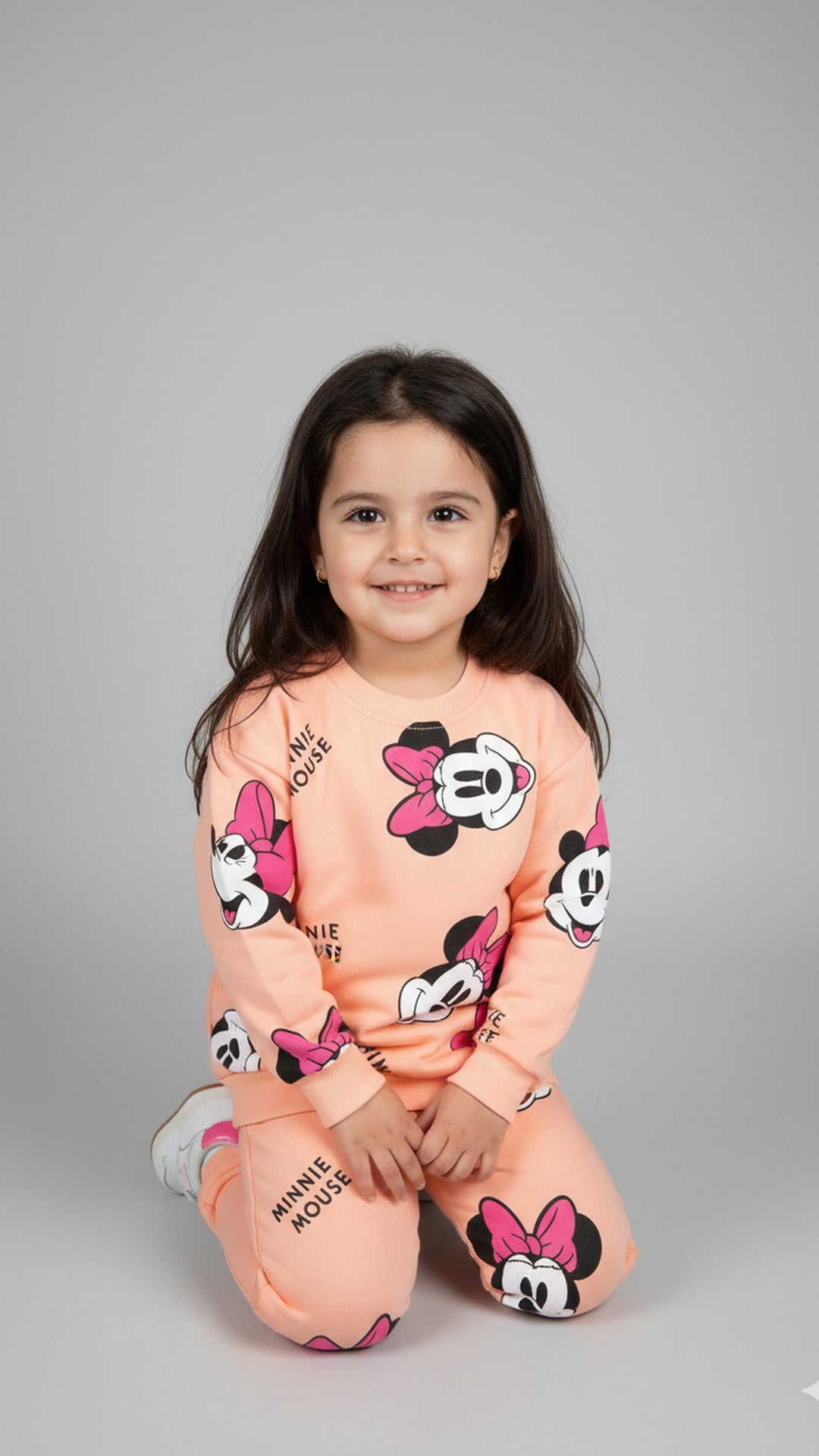 طقم Minnie Mouse الوردي – إطلالة مميزة للبنات