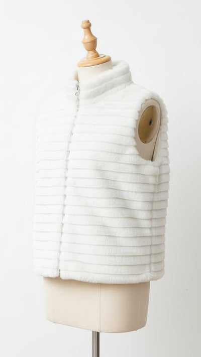 سترة بناتية من الفرو الناعم بجودة عالية.