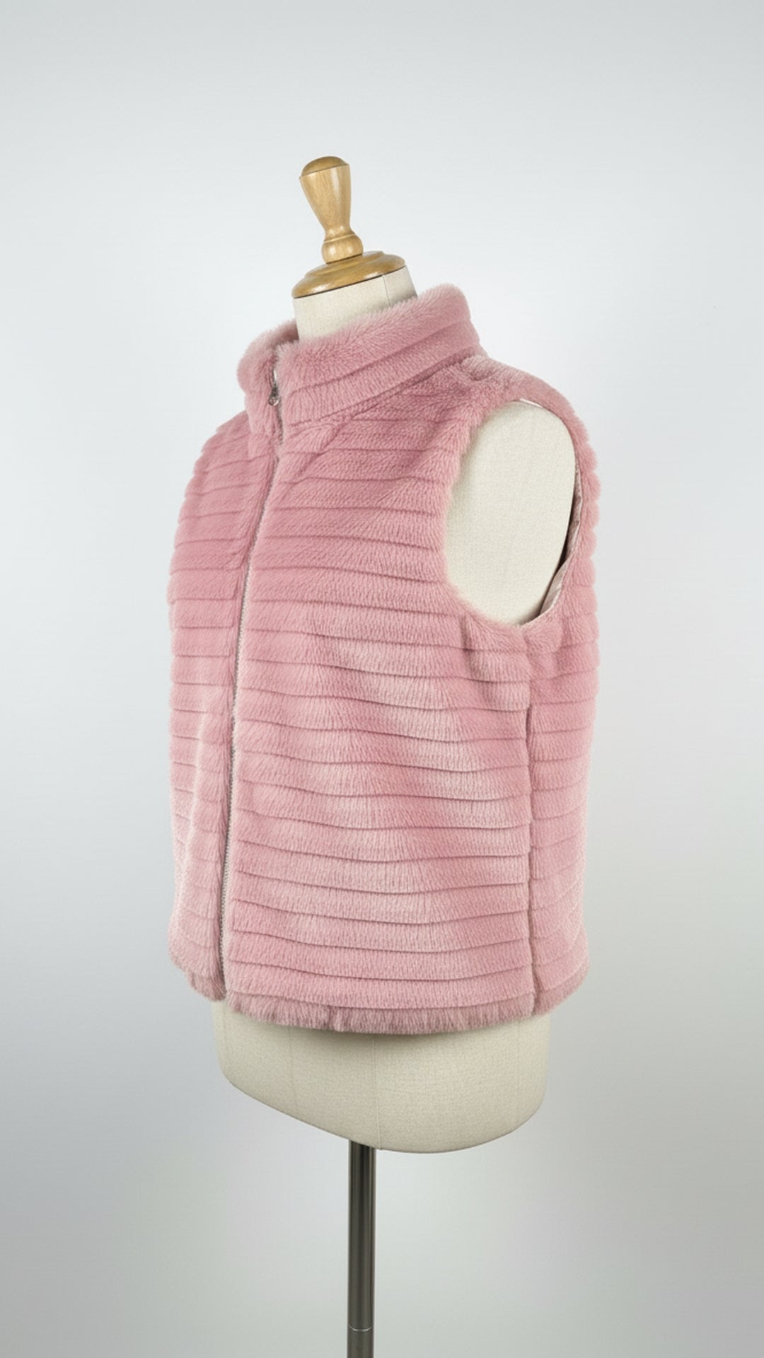 سترة بناتية من الفرو الناعم بجودة عالية.