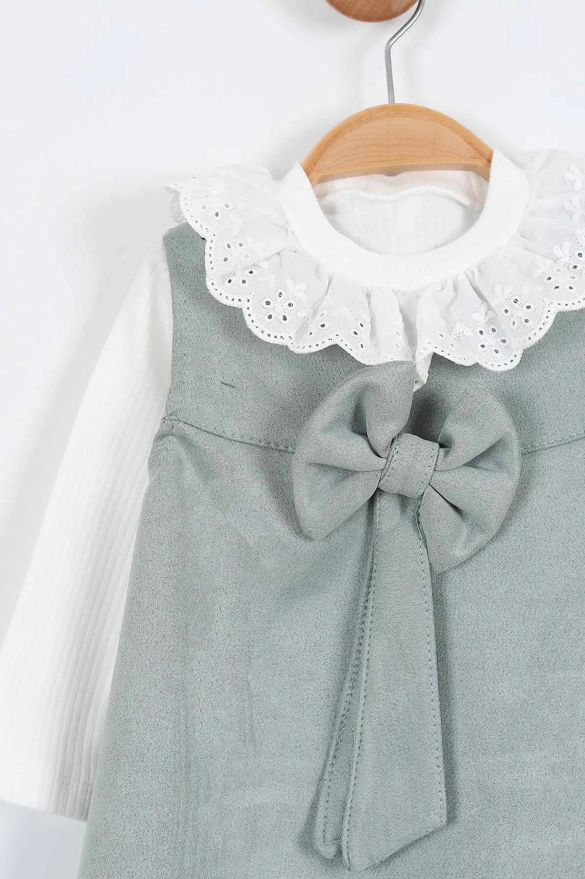 فستان بناتي فاخر مع ياقة دانتيل