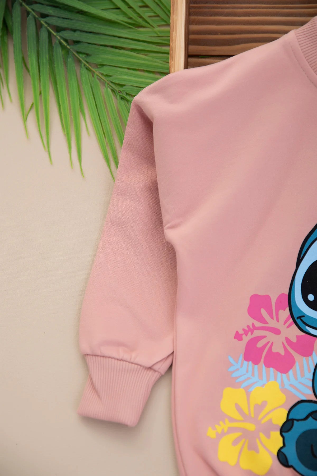 طقم Lilo Stitch – إطلالة مميزة للبنات – زاوية إضافية