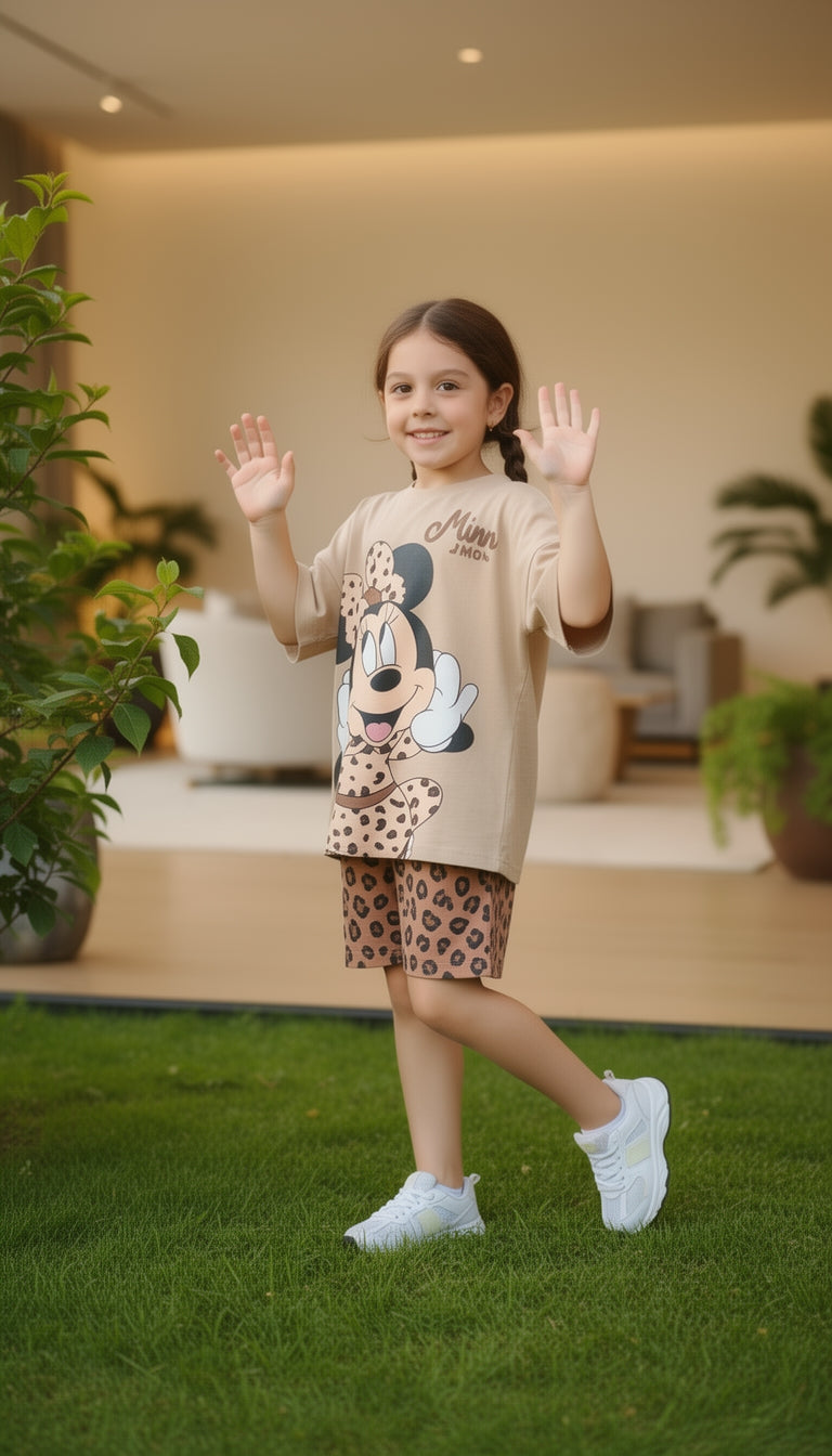 إطلالة MINNIE – لمسة البني الدافئ