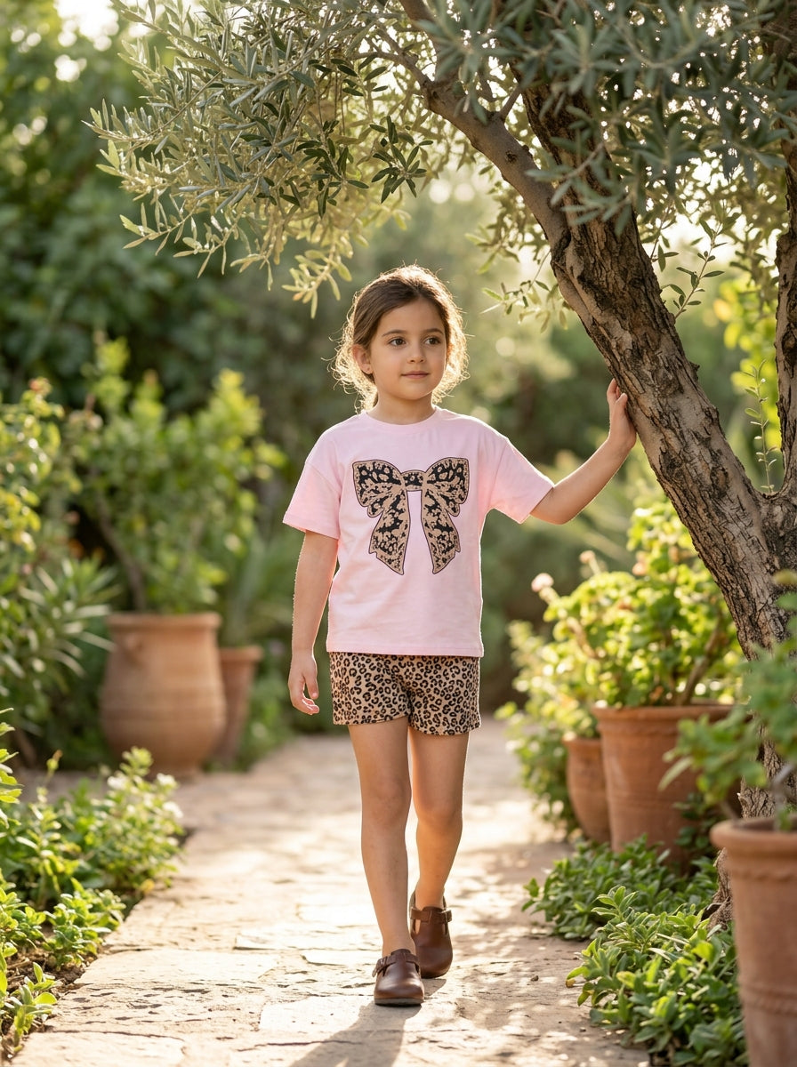LITTLE DIVA – إطلالة فهد وردية مميزة – صورة 4