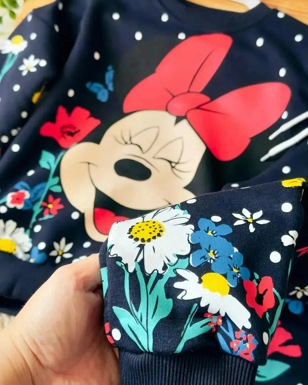طقم Minnie Mouse أسود شتوي للبنات – زاوية إضافية