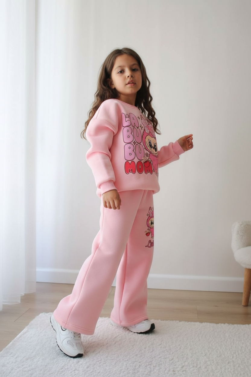 طقم LABUBU MOM– إطلالة مميزة للبنات – تفاصيل المنتج