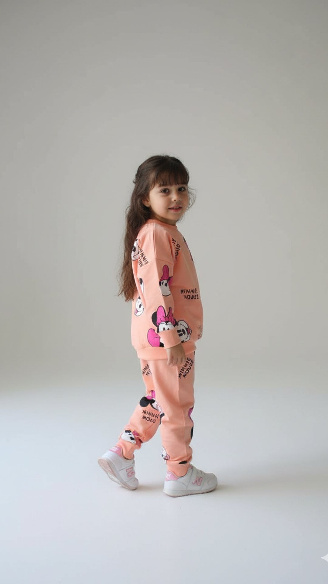 طقم Minnie Mouse الوردي – إطلالة مميزة للبنات