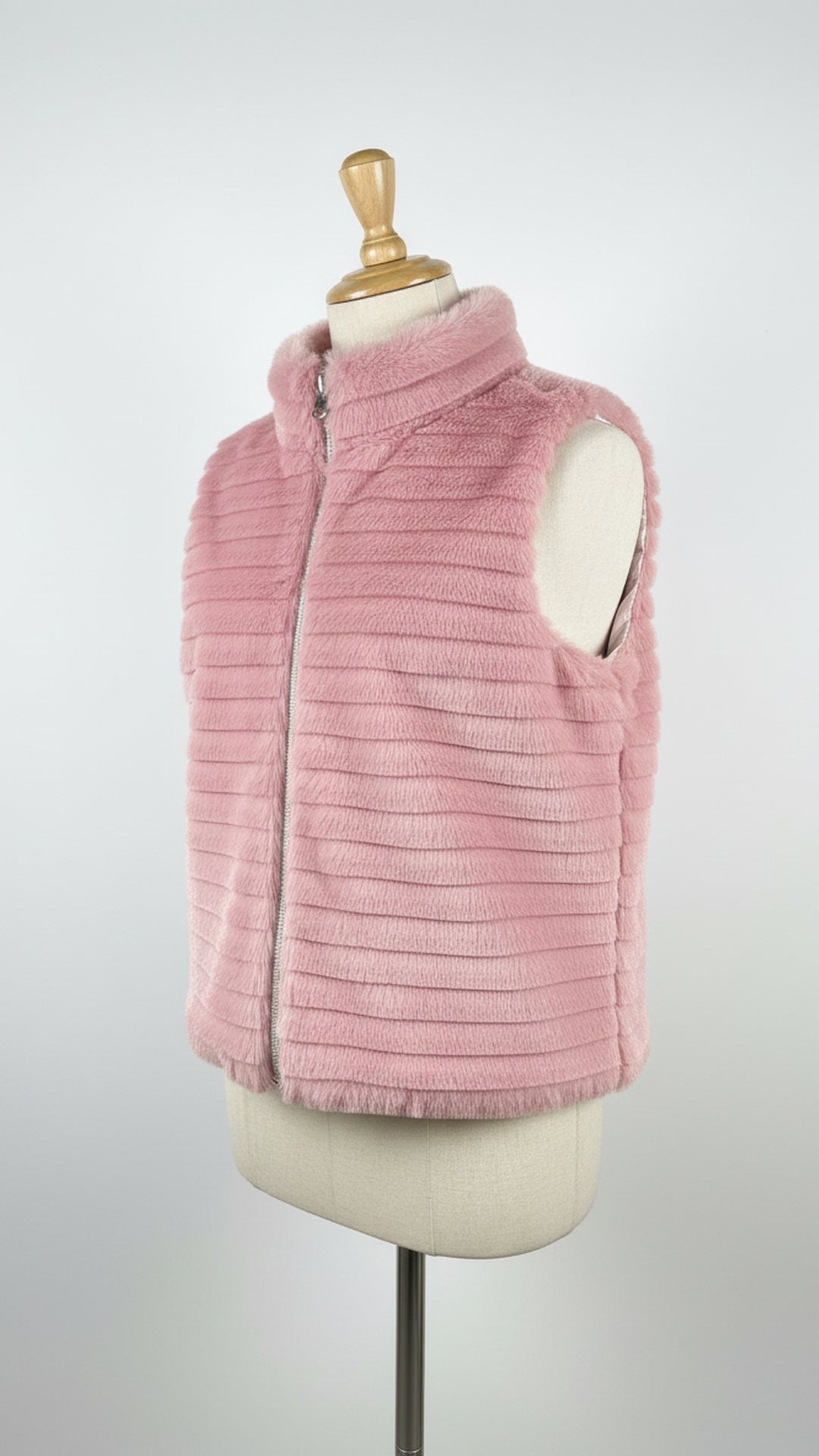 سترة بناتية من الفرو الناعم بجودة عالية.